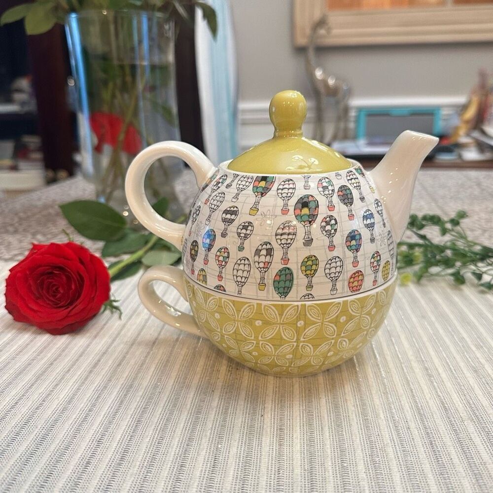 Pavilion Gift Company AmyLee Weeks‎ Bloom Ceramic Teapot, cup lid stackable